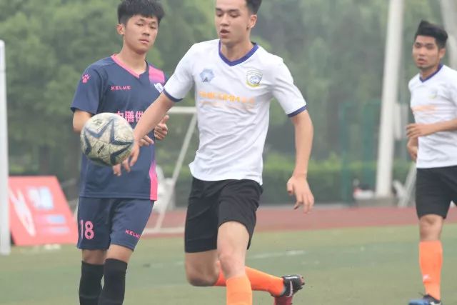 雷霆力克尼克斯豪取14连胜 活塞送黄蜂9连败